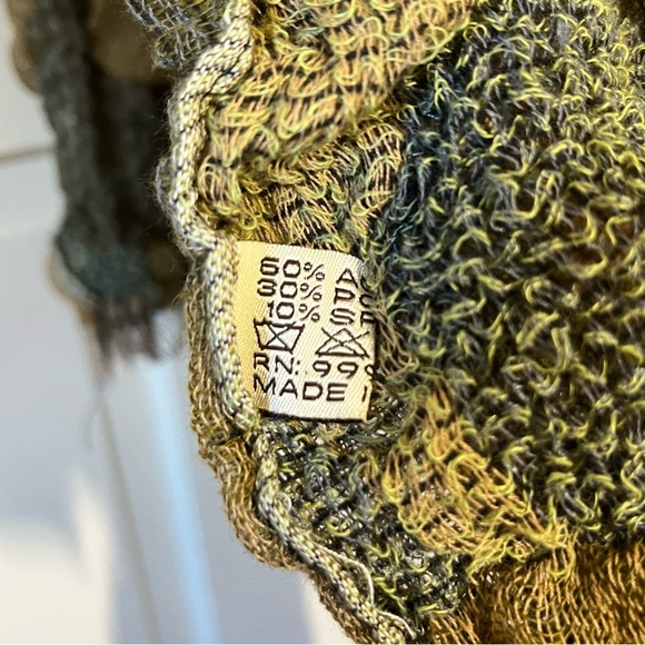 Green Textured Scarf - Picture 2 of 4